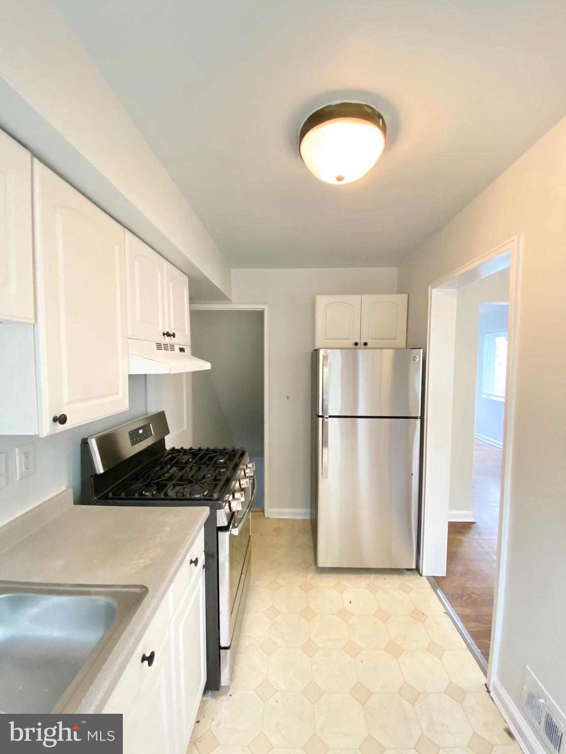 DAVIS TRACT - Residential Lease