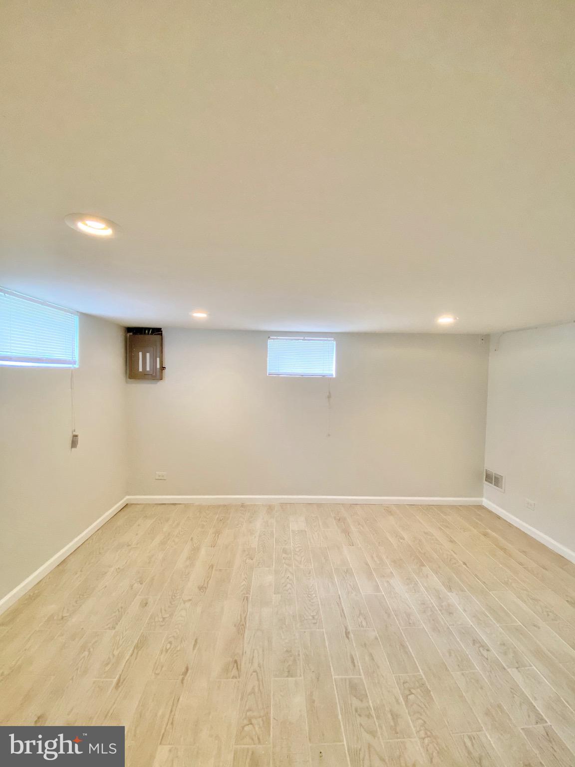 DAVIS TRACT - Residential Lease