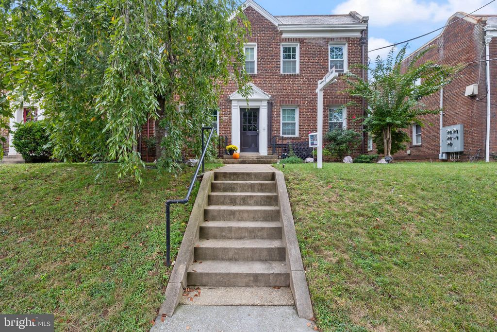 Photo of 2228 40th Street NW #1, WASHINGTON, DC 20007 (MLS # DCDC2257520)