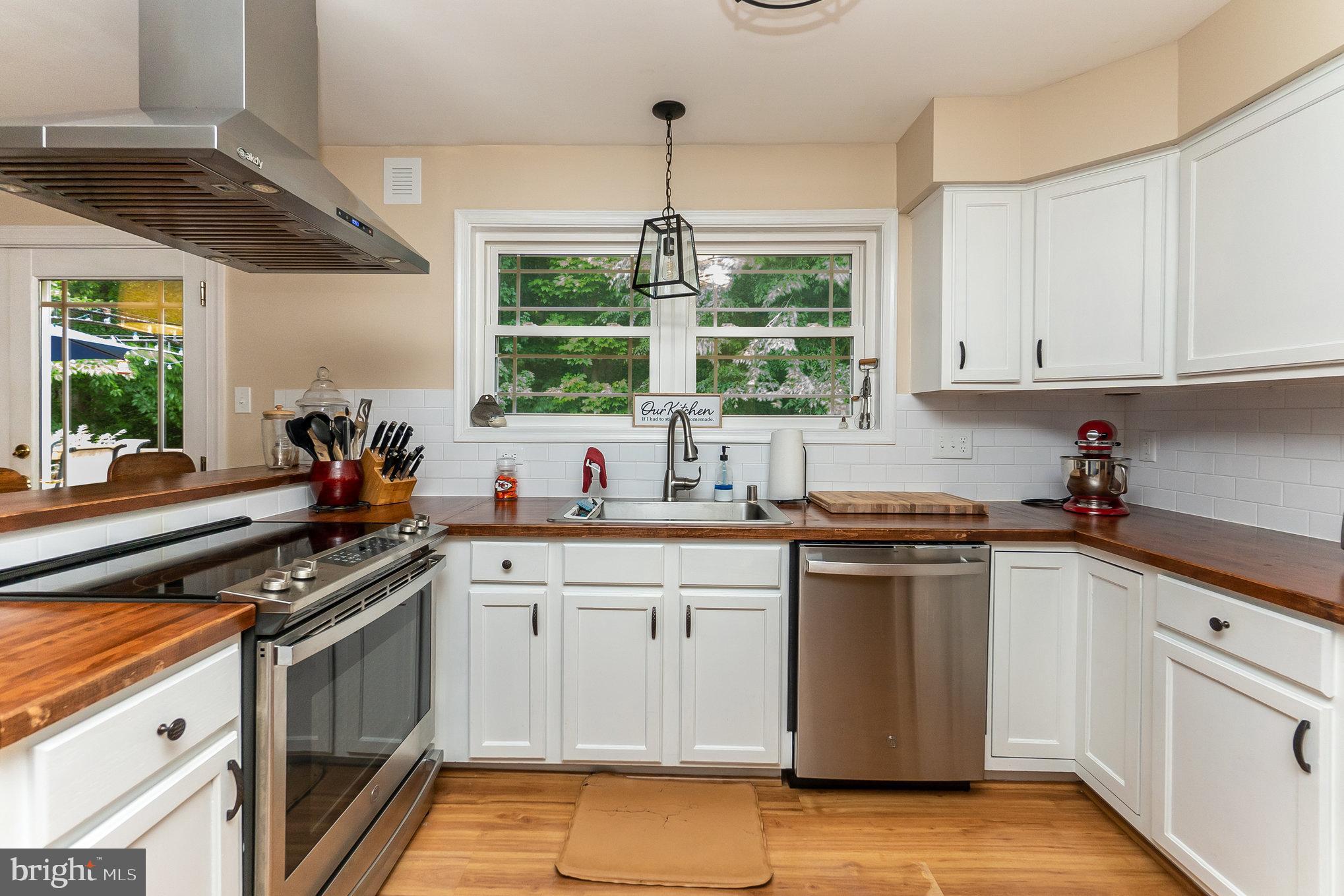 STONE HILL ESTATES - Residential