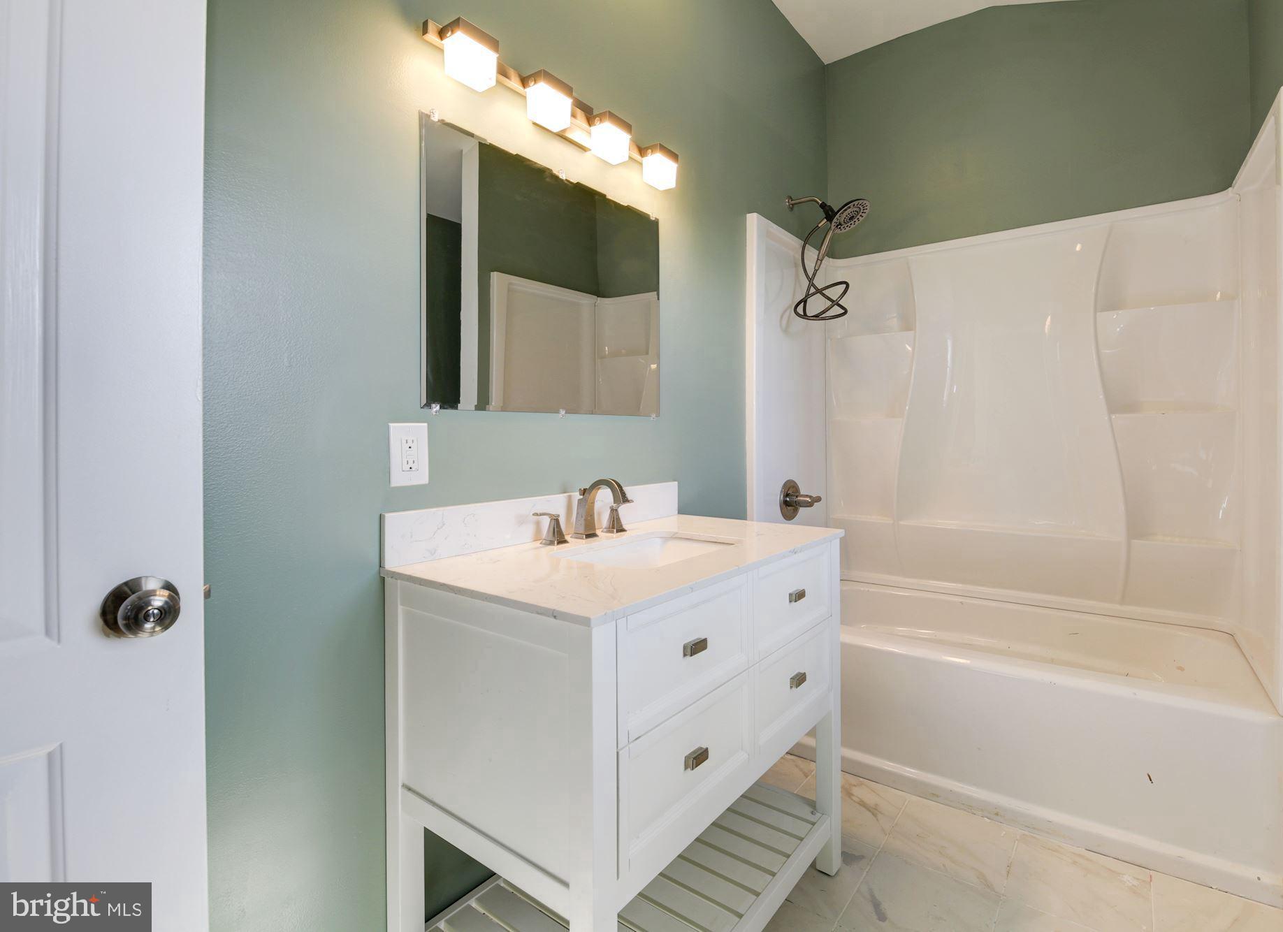 KENSINGTON - Residential