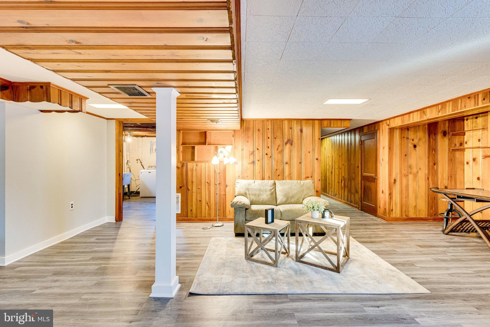 LE VELLE HILLS - Residential