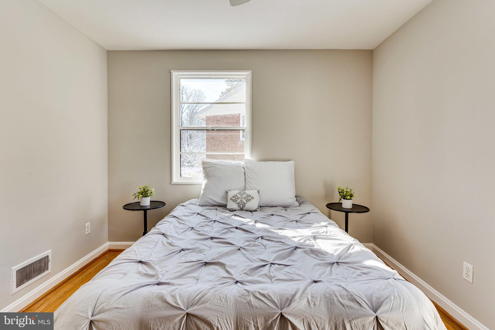 LE VELLE HILLS - Residential