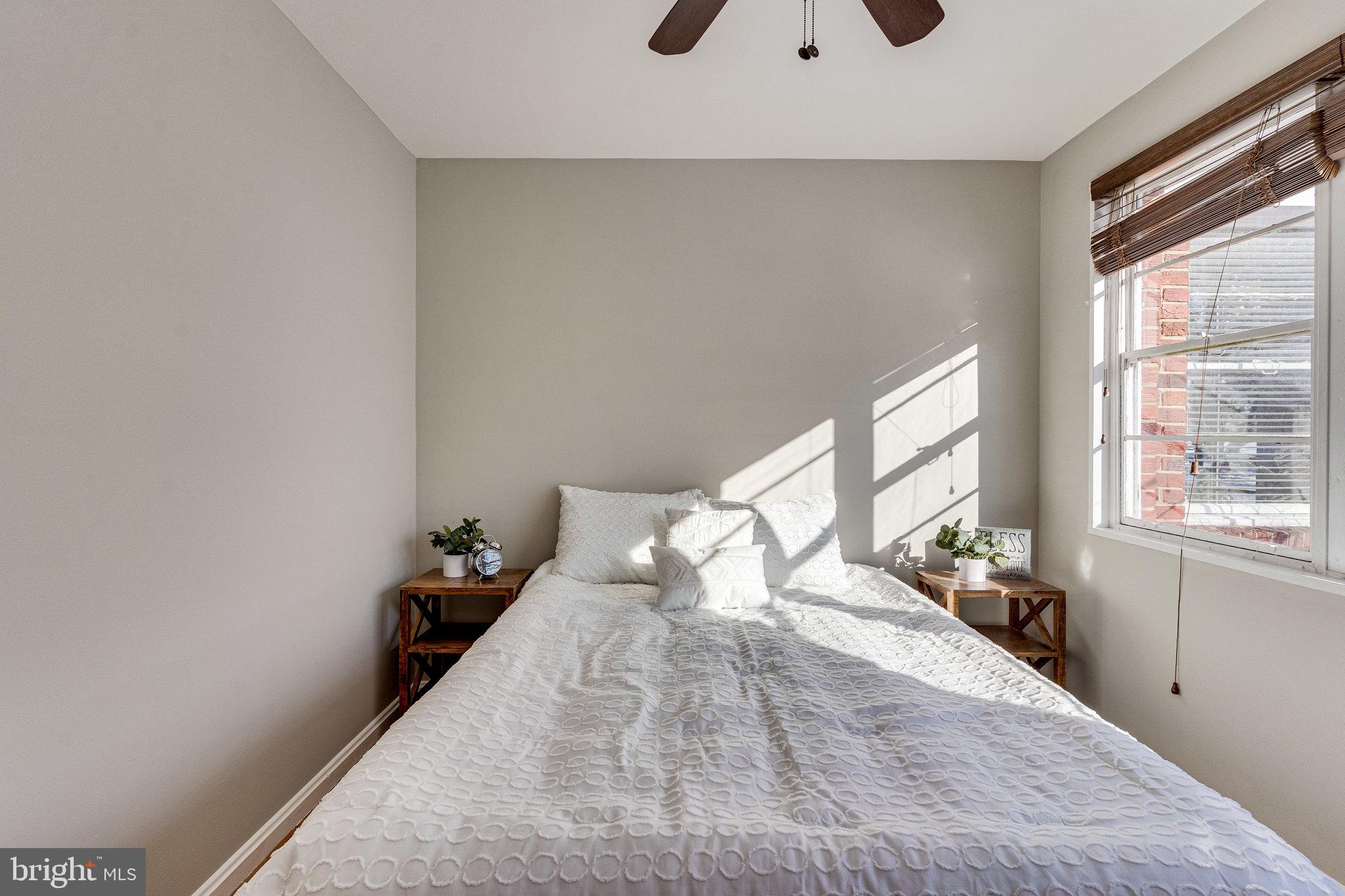 LE VELLE HILLS - Residential