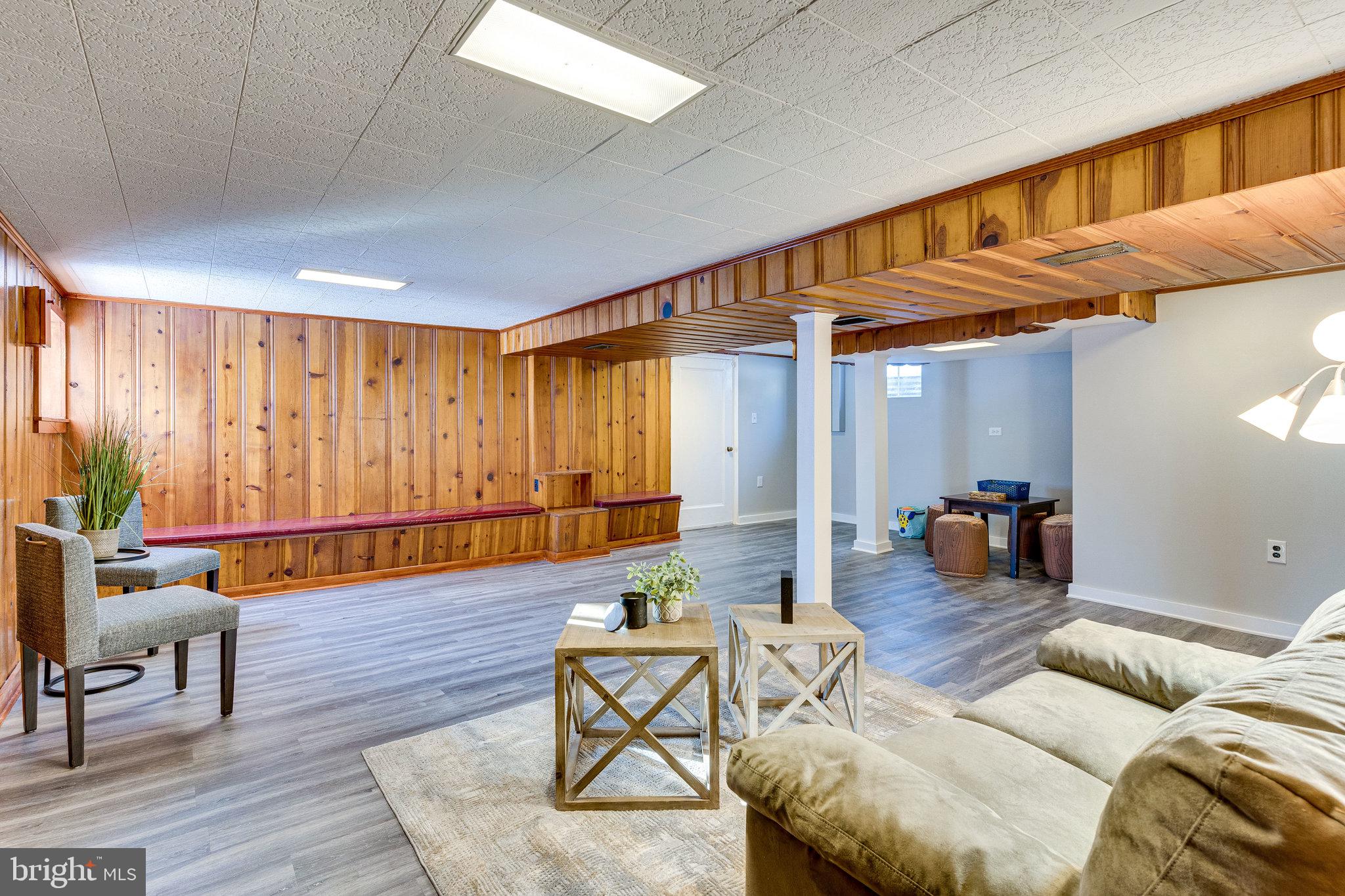 LE VELLE HILLS - Residential