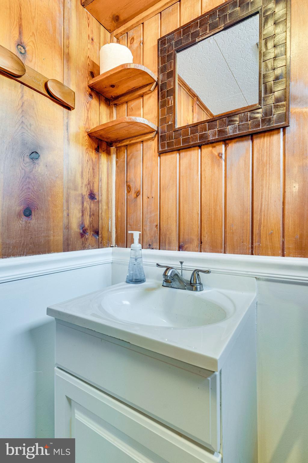 LE VELLE HILLS - Residential