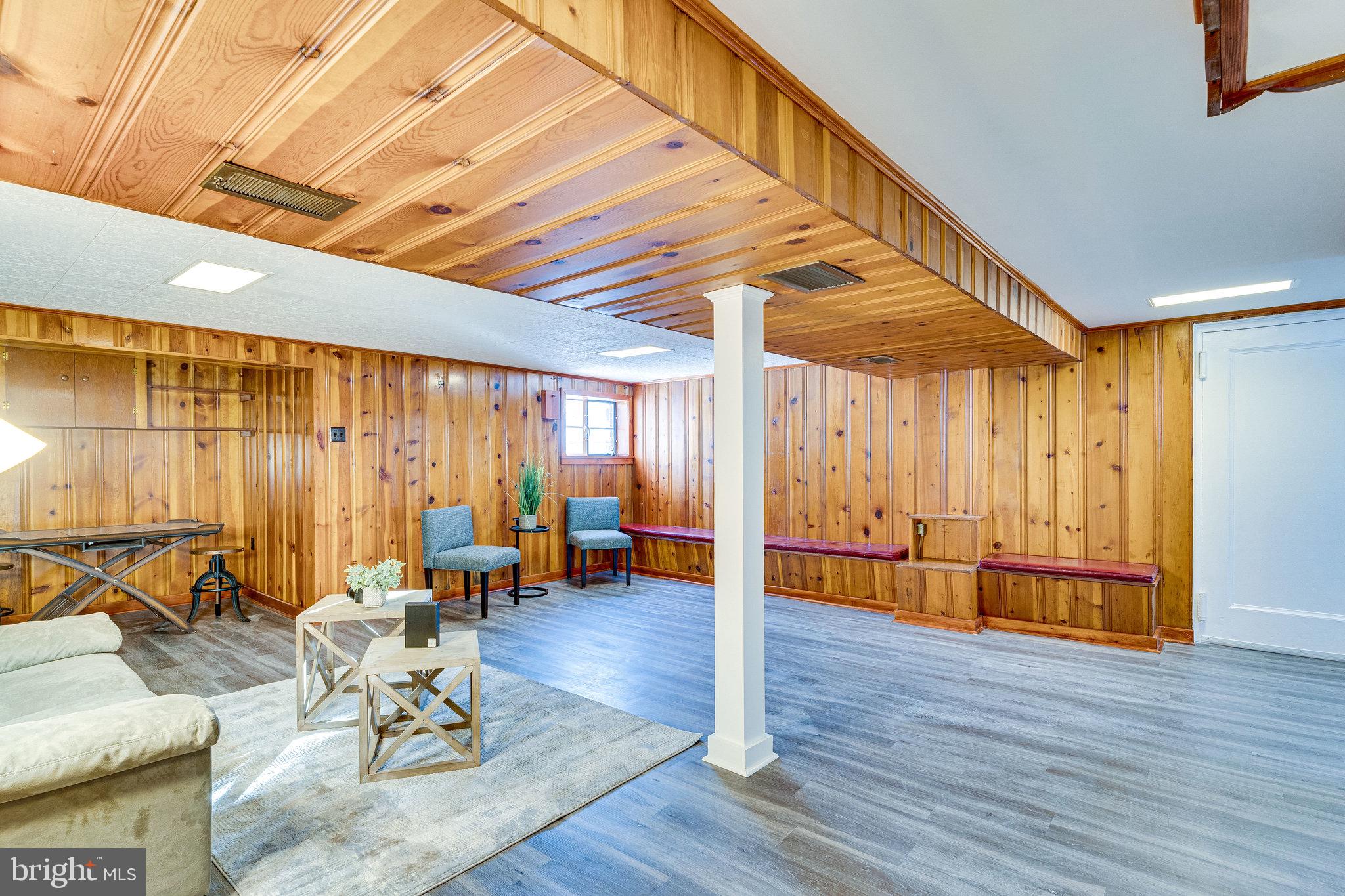 LE VELLE HILLS - Residential