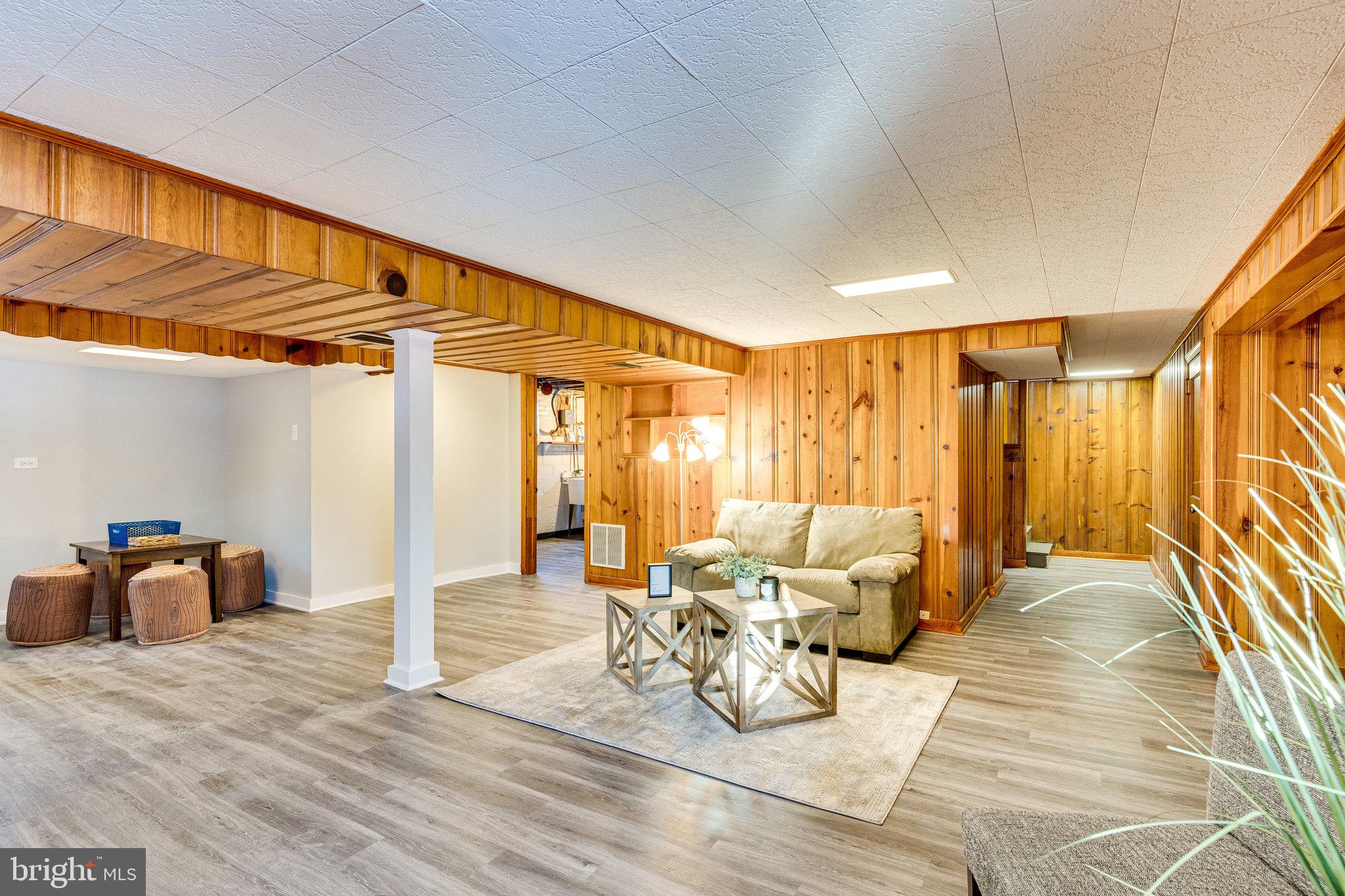 LE VELLE HILLS - Residential