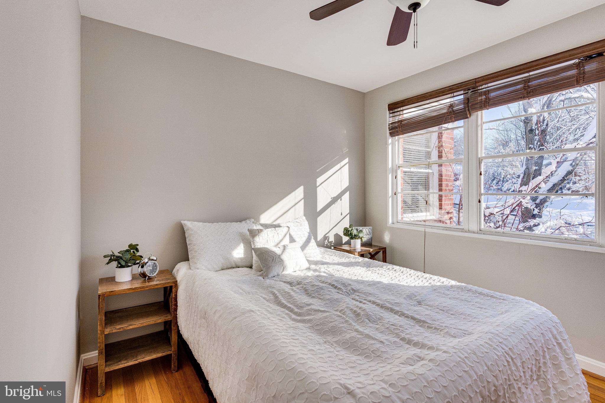 LE VELLE HILLS - Residential