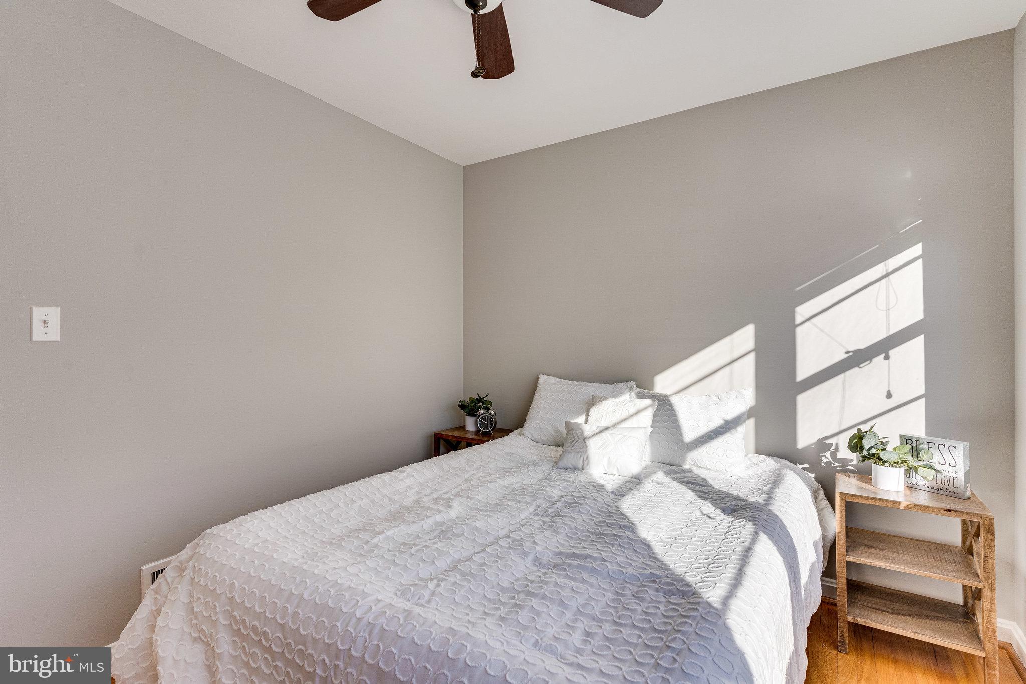 LE VELLE HILLS - Residential