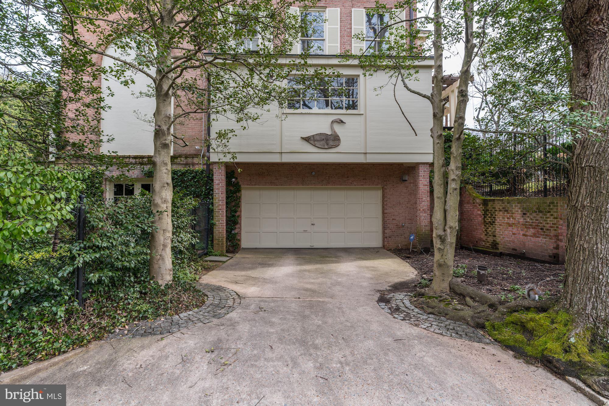 BERKLEY - Residential