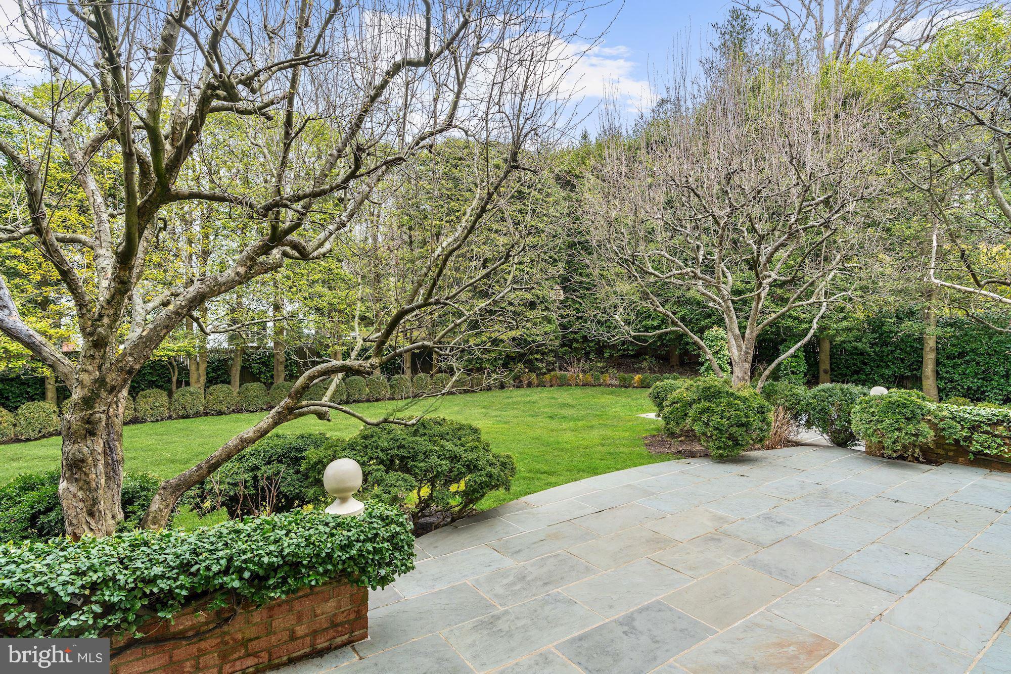 BERKLEY - Residential