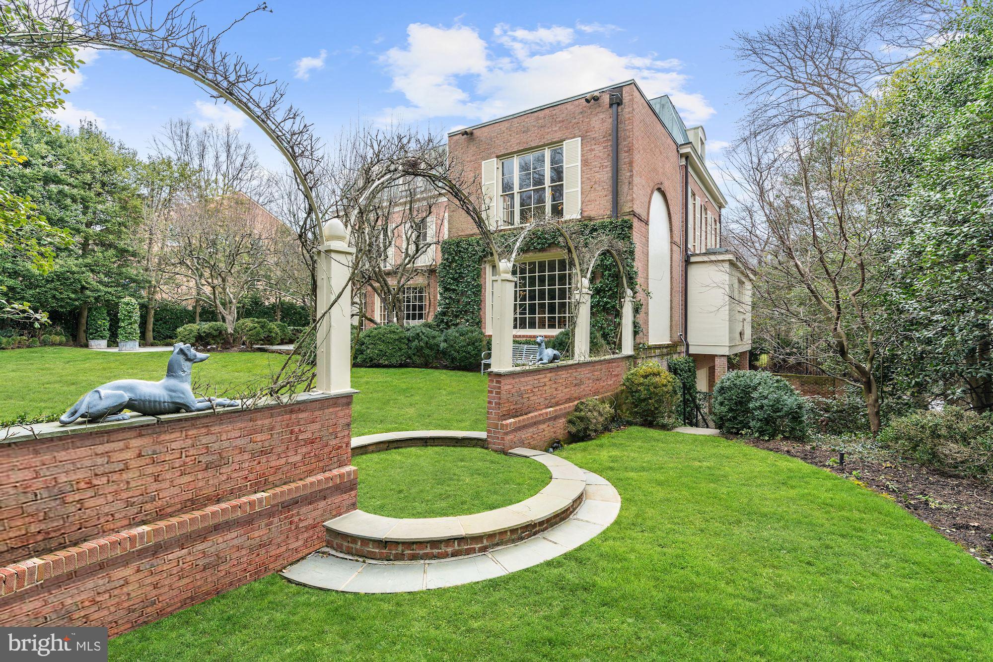 BERKLEY - Residential