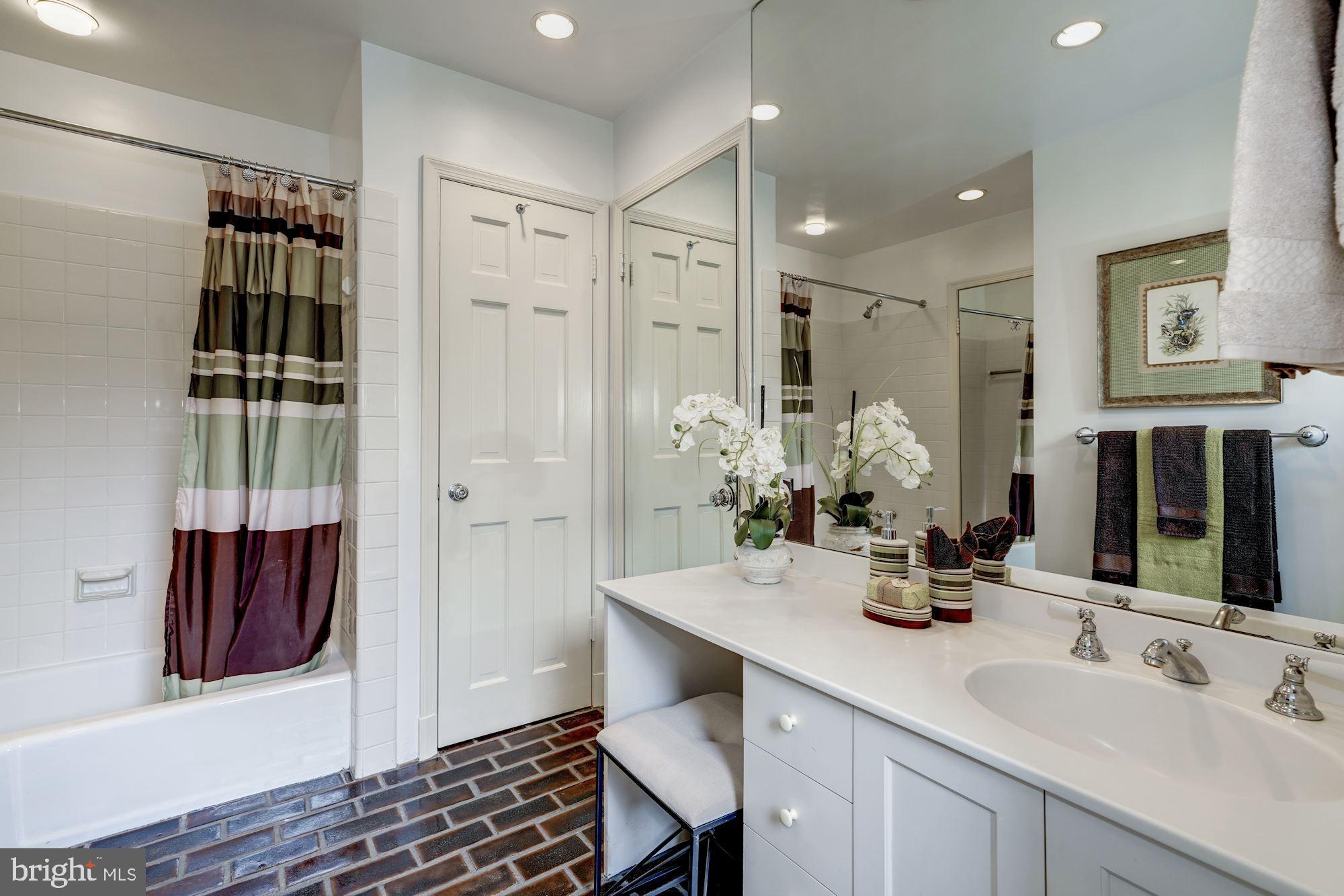 BERKLEY - Residential