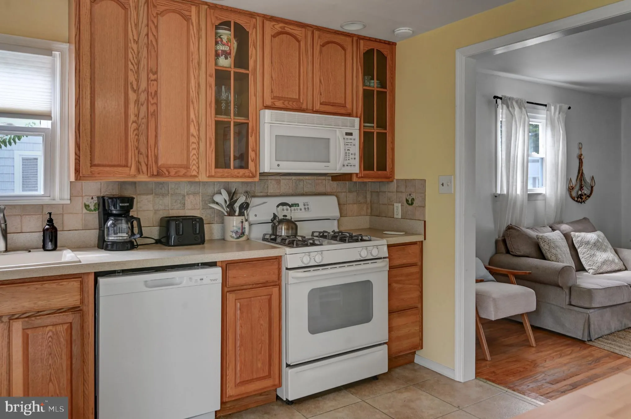 Cape May, New Jersey 08204, United States, 3 Bedrooms Bedrooms, ,2 BathroomsBathrooms,Residential,Contingent,188896