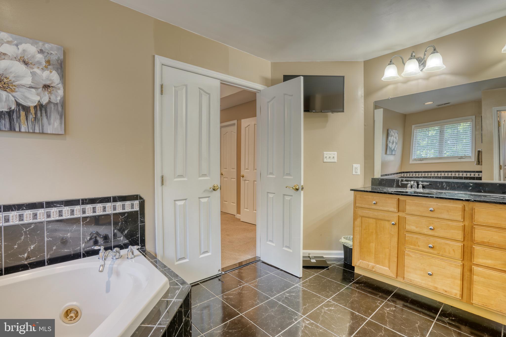 NORTH BROOK - Residential