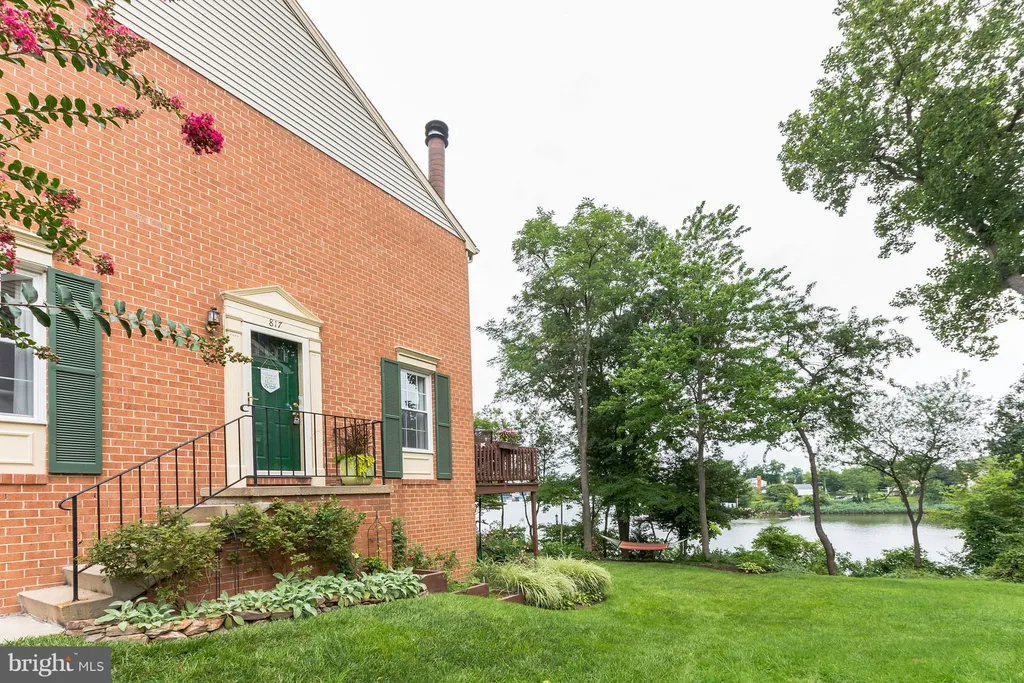 817 De Franceaux Harbor, Pasadena, MD 21122