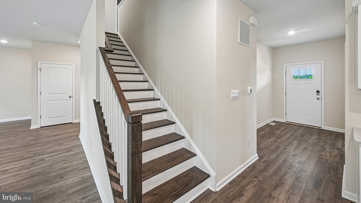3049 MARTHA WAY