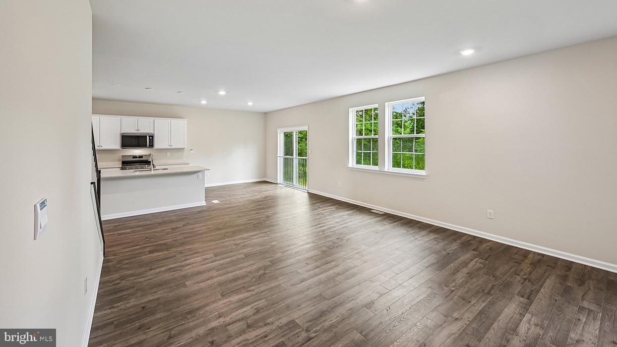 3049 MARTHA WAY