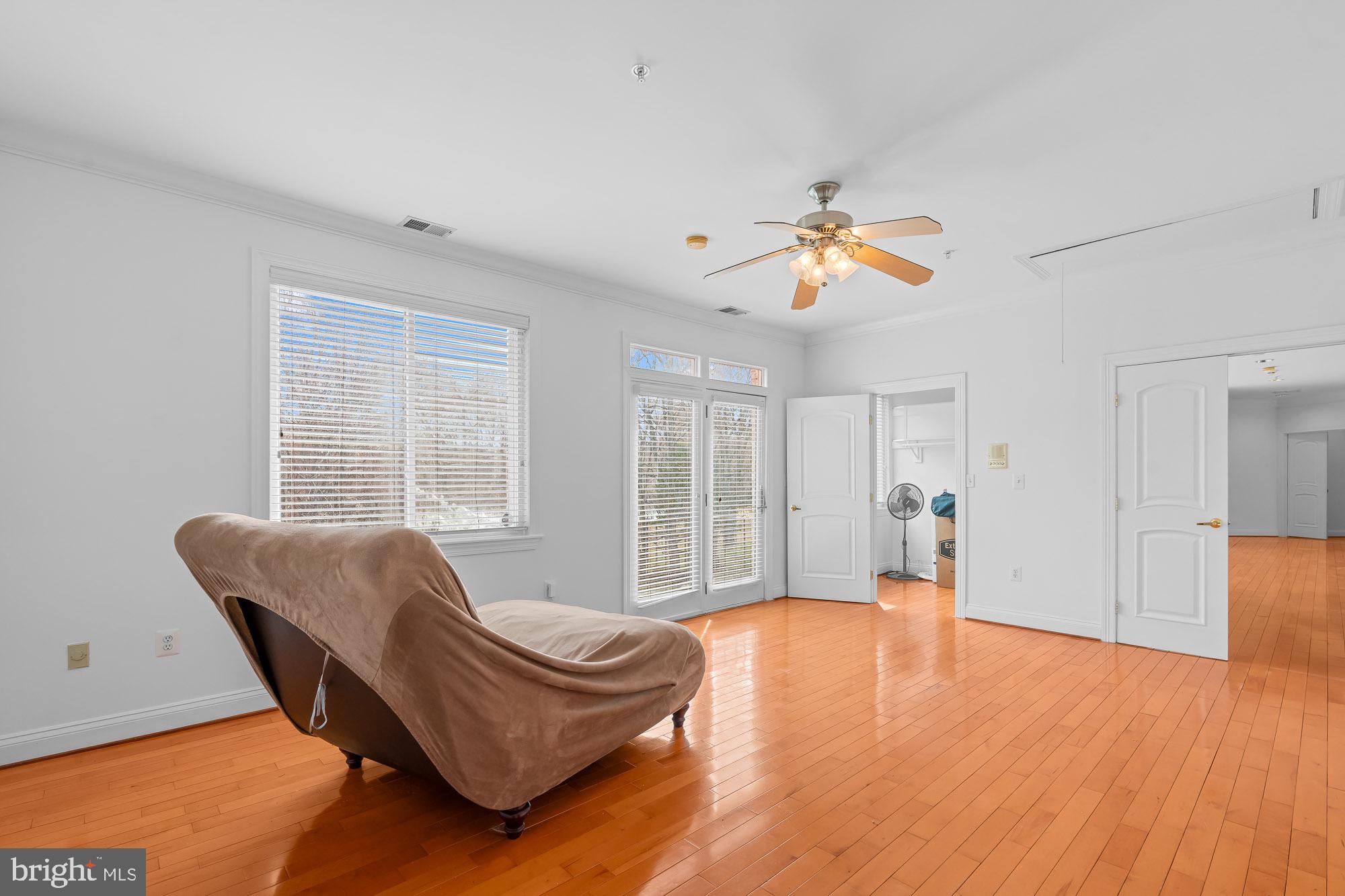 SWAN LAKE - Residential