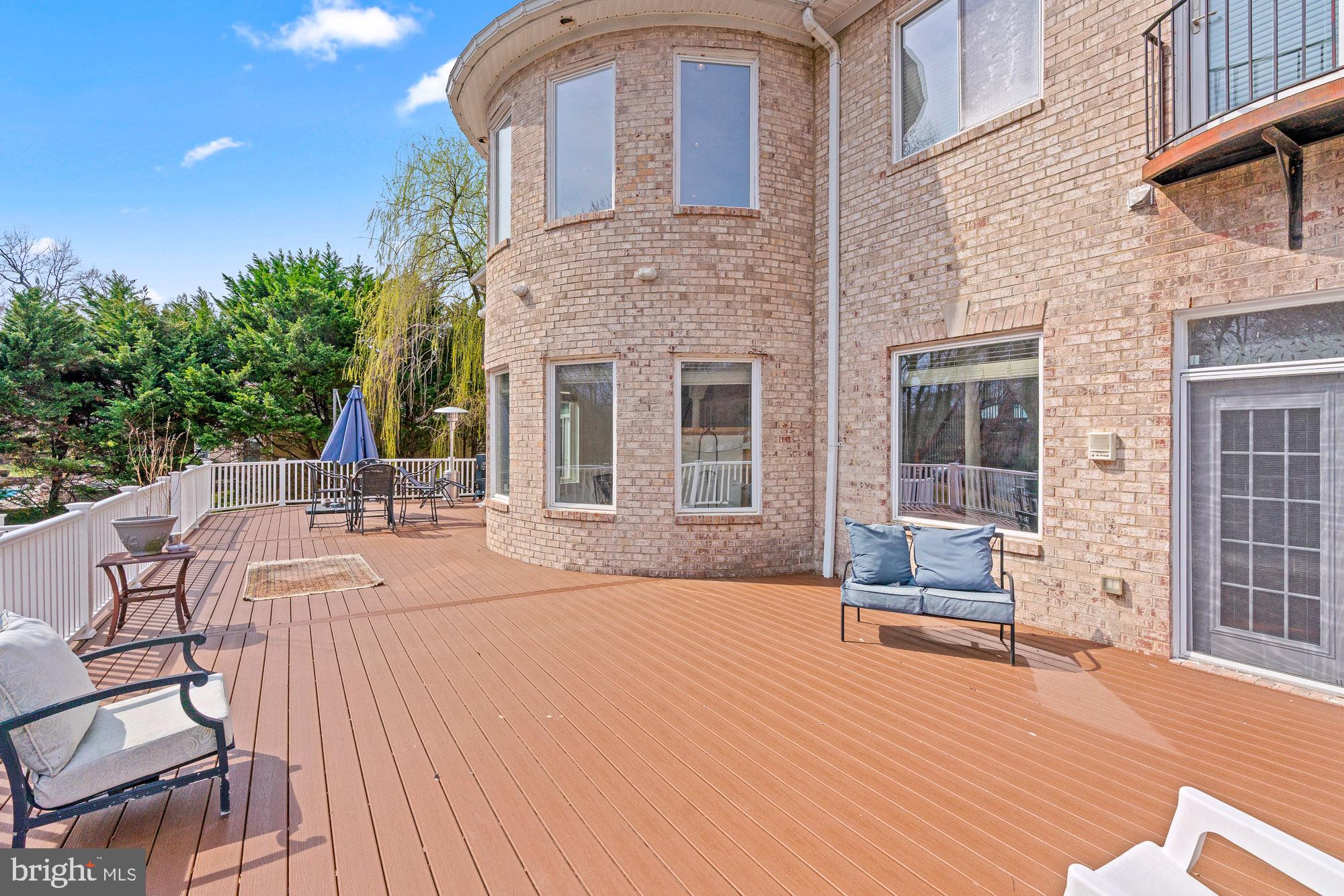 SWAN LAKE - Residential