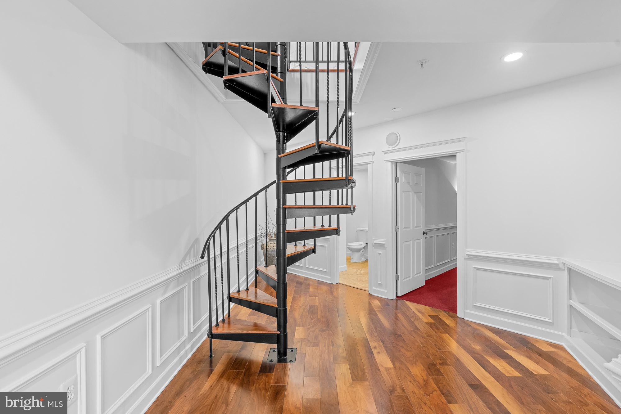 SWAN LAKE - Residential