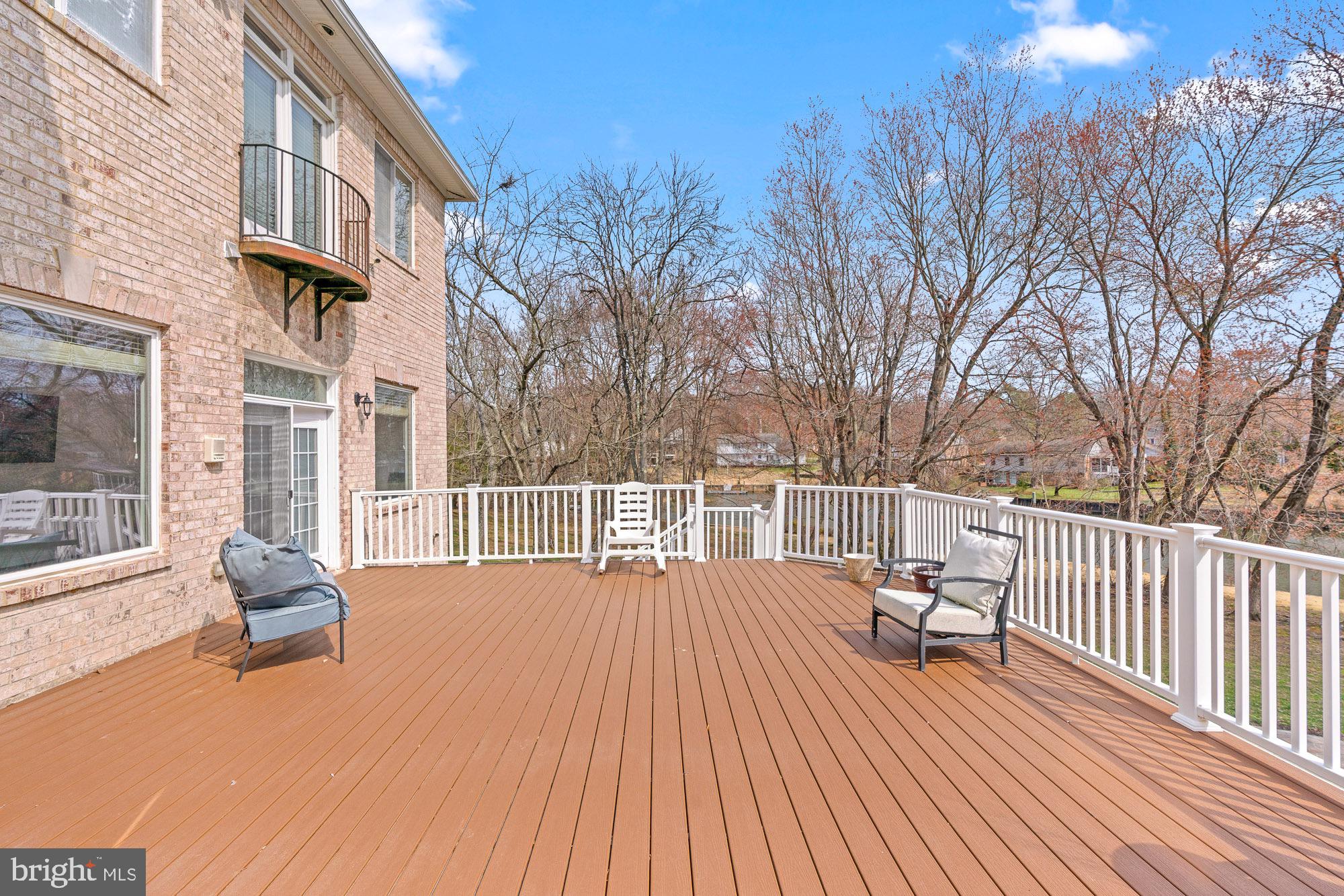 SWAN LAKE - Residential