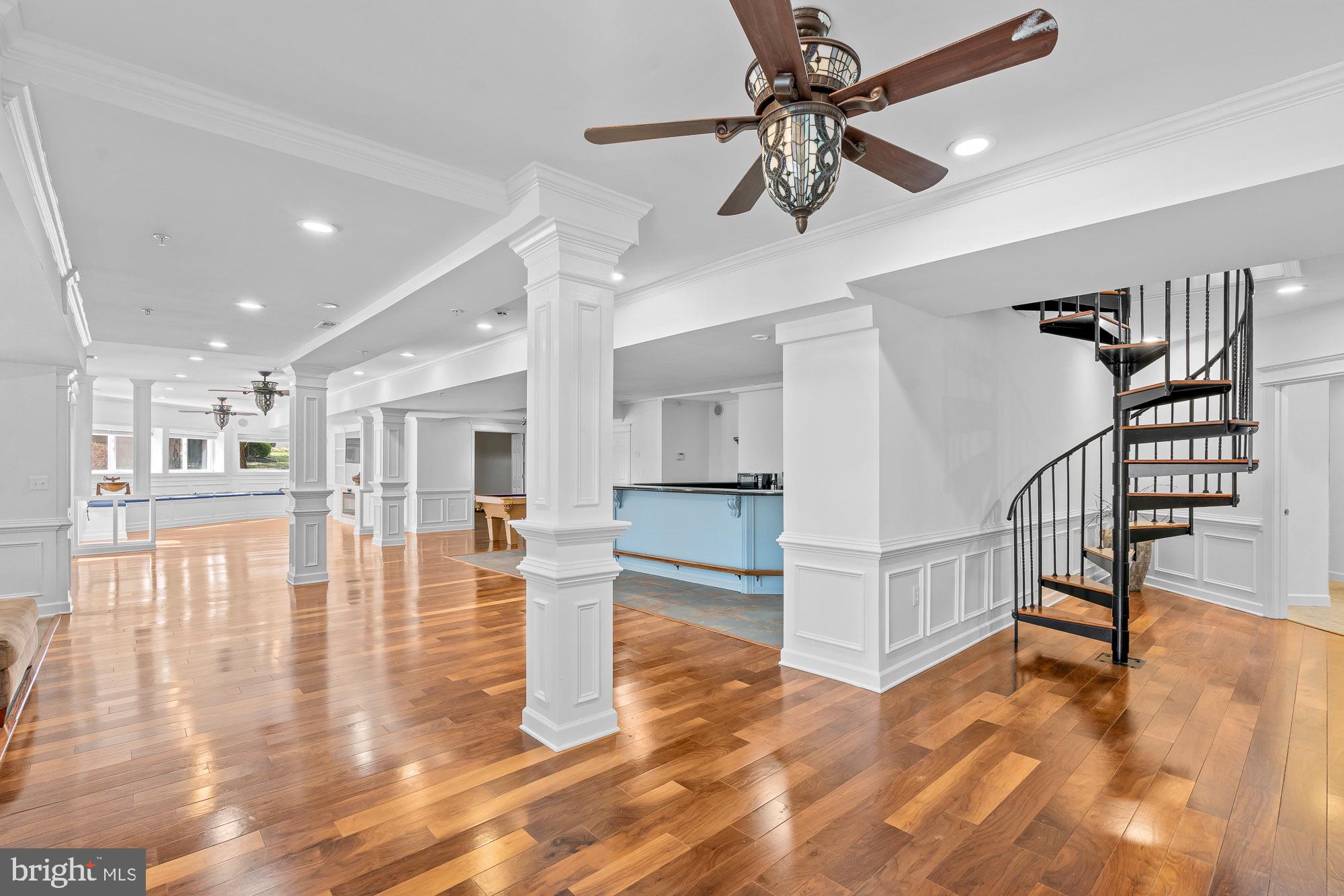 SWAN LAKE - Residential