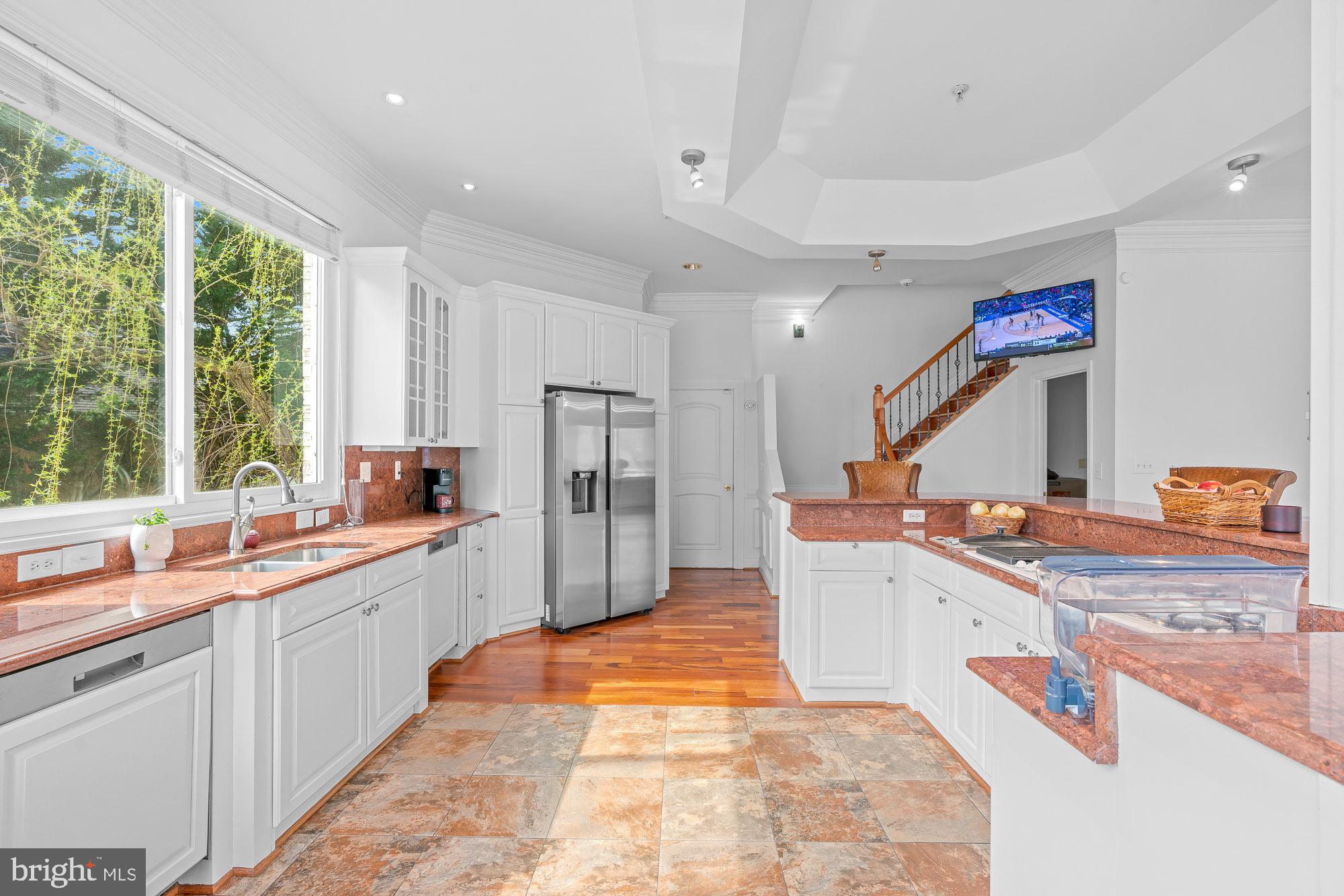 SWAN LAKE - Residential