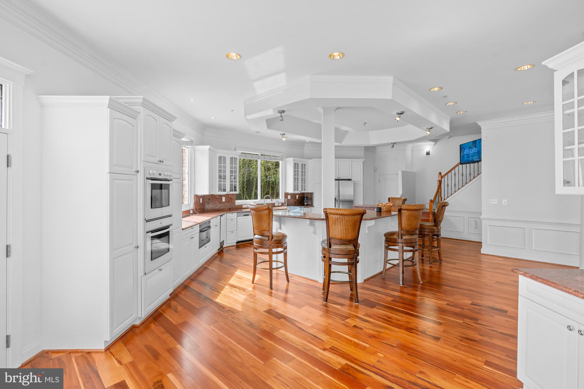 SWAN LAKE - Residential