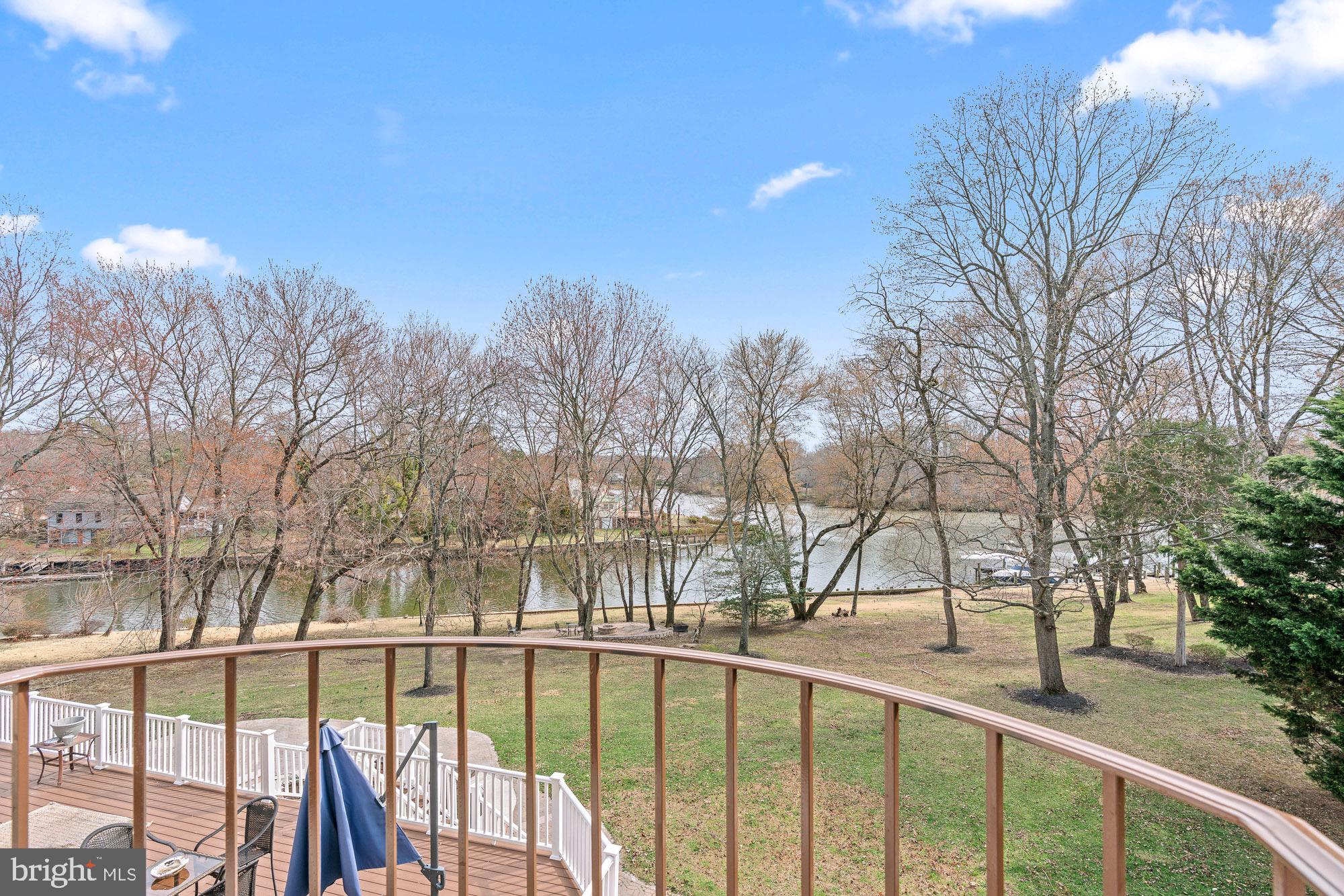 SWAN LAKE - Residential