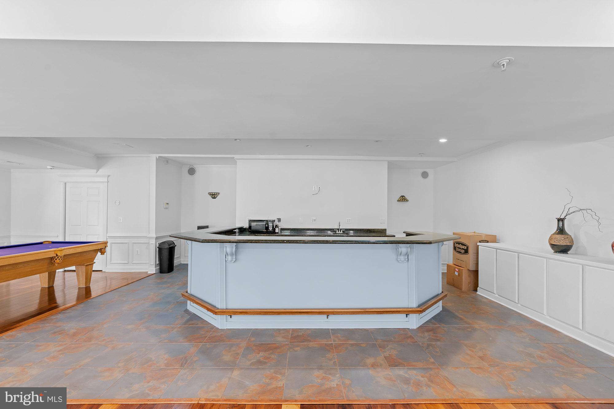 SWAN LAKE - Residential