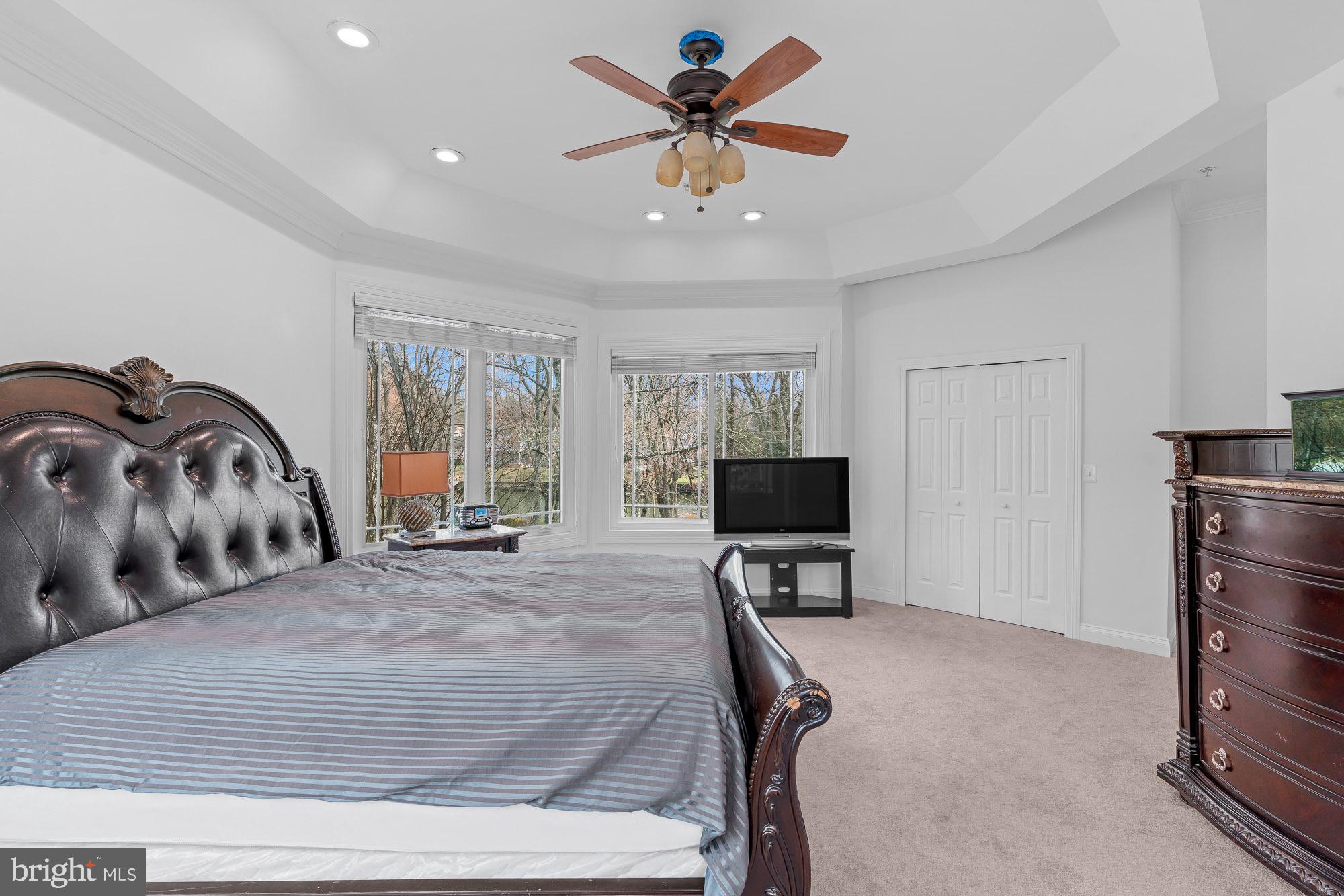 SWAN LAKE - Residential