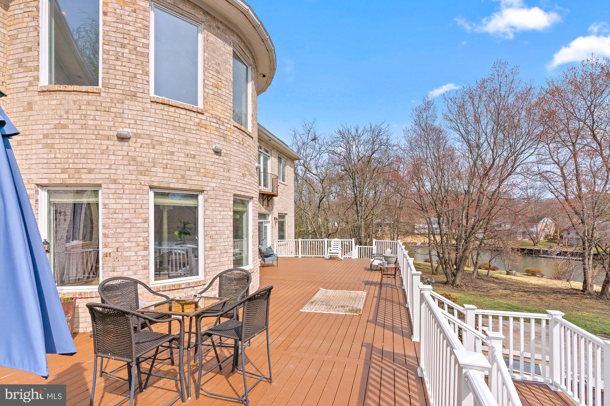 SWAN LAKE - Residential