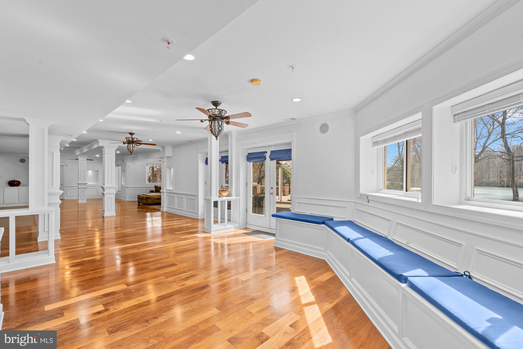 SWAN LAKE - Residential