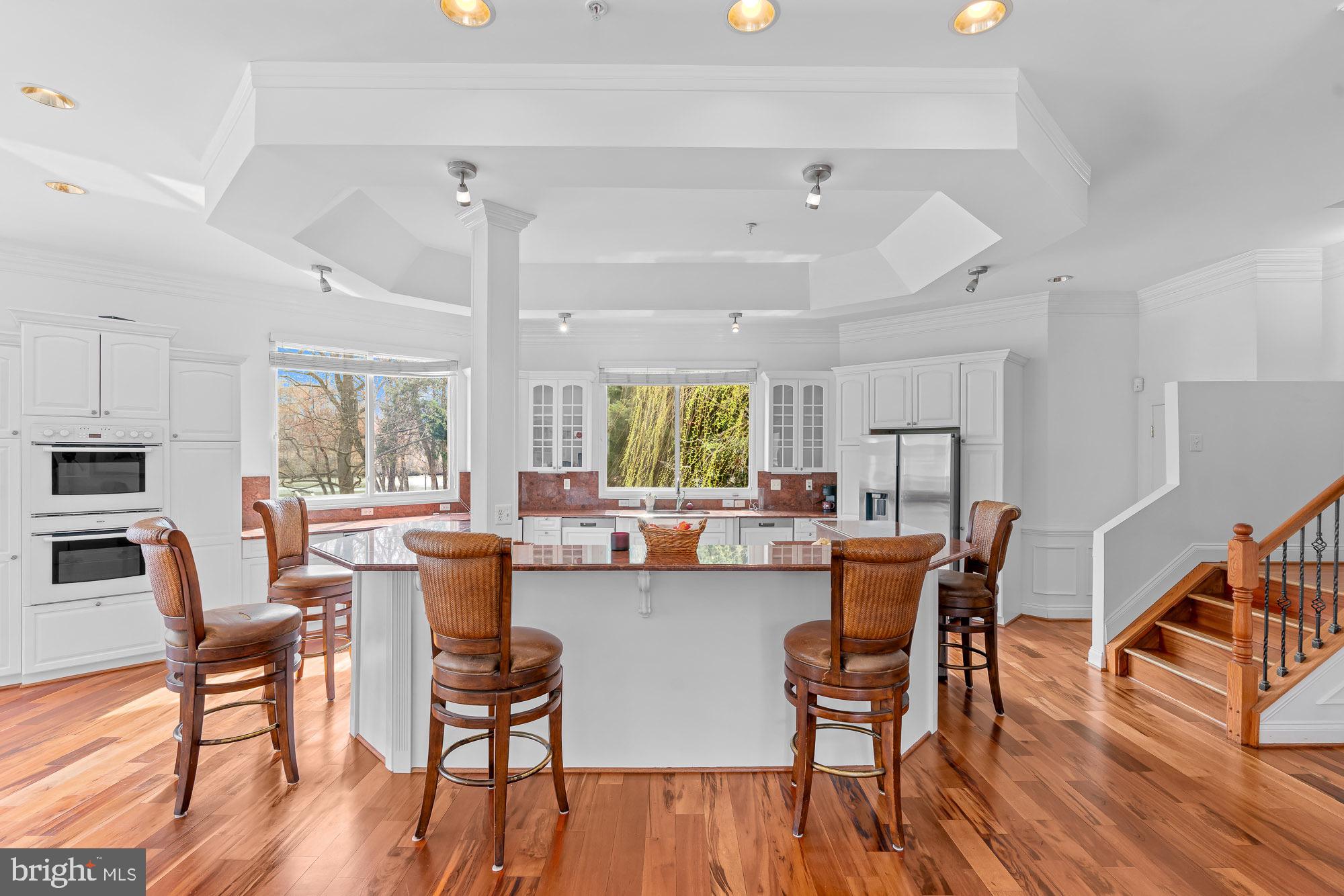 SWAN LAKE - Residential