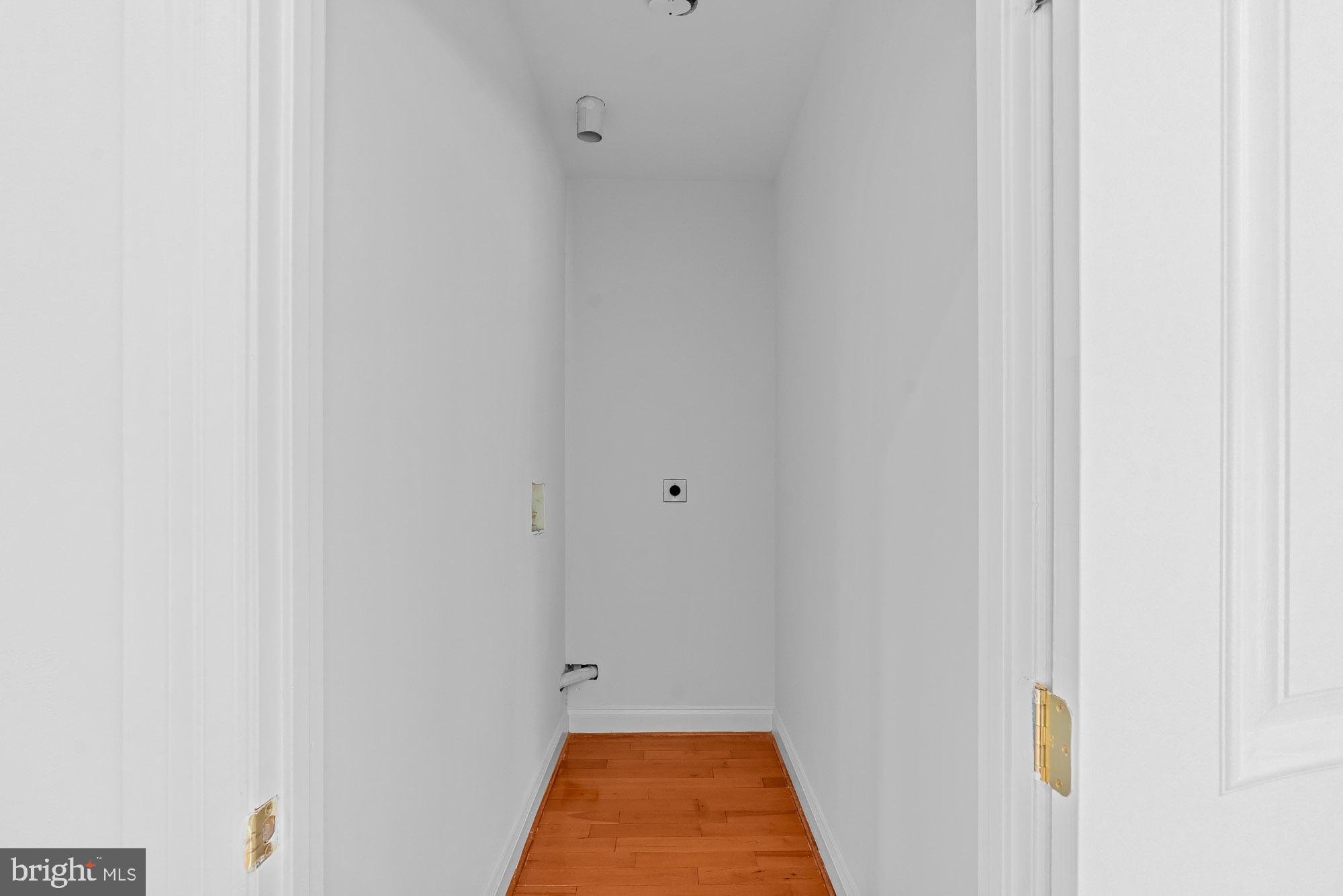 SWAN LAKE - Residential