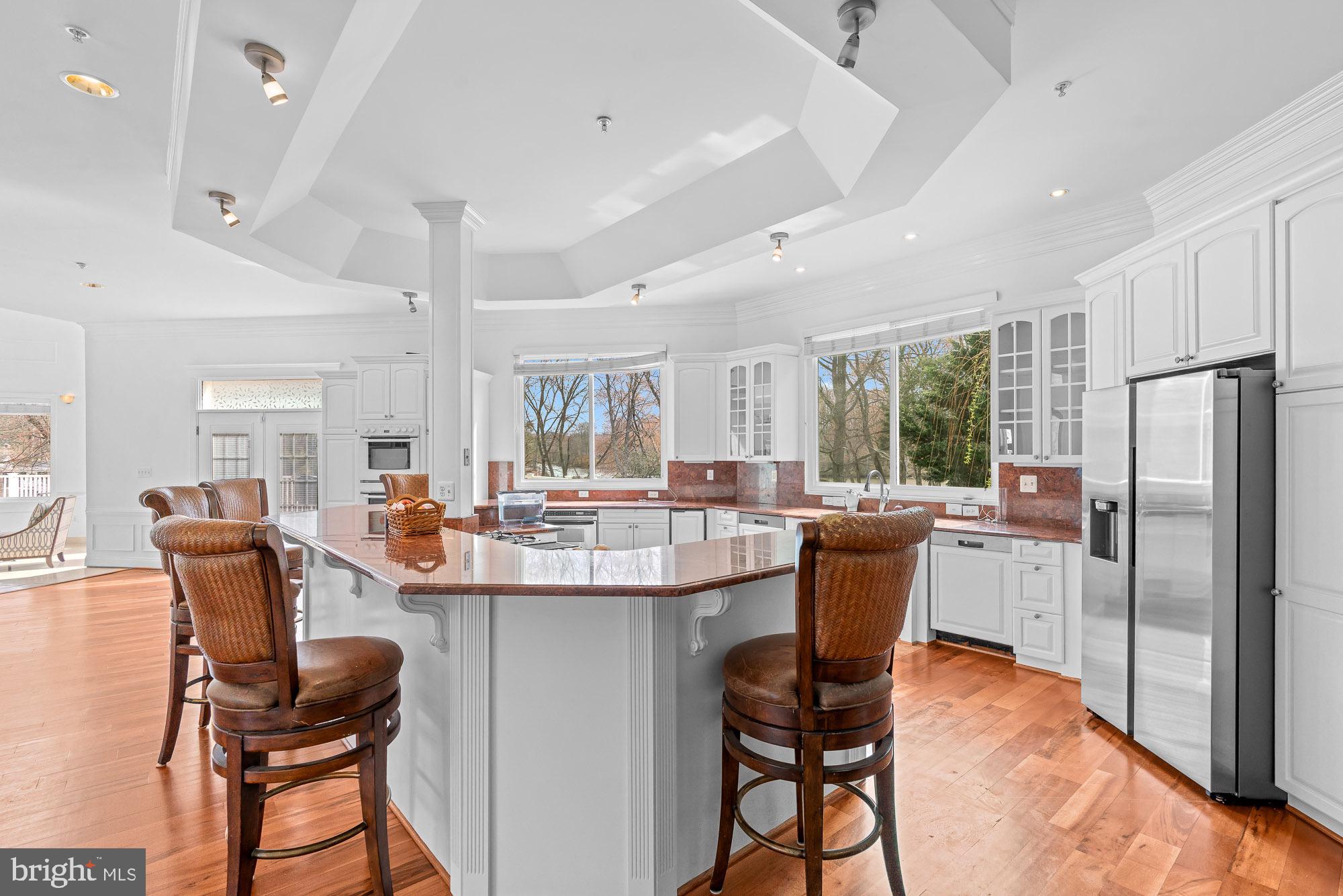 SWAN LAKE - Residential