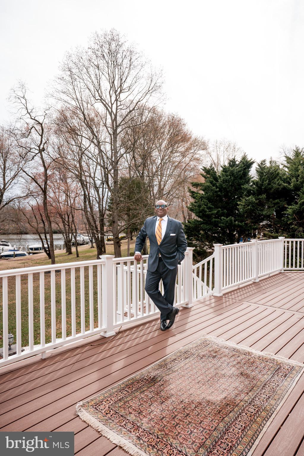 SWAN LAKE - Residential