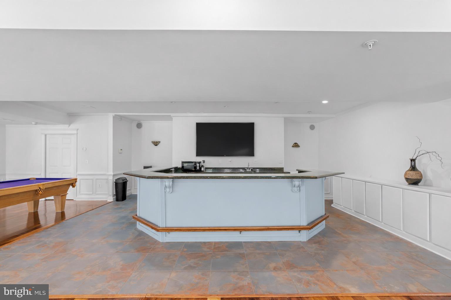 SWAN LAKE - Residential