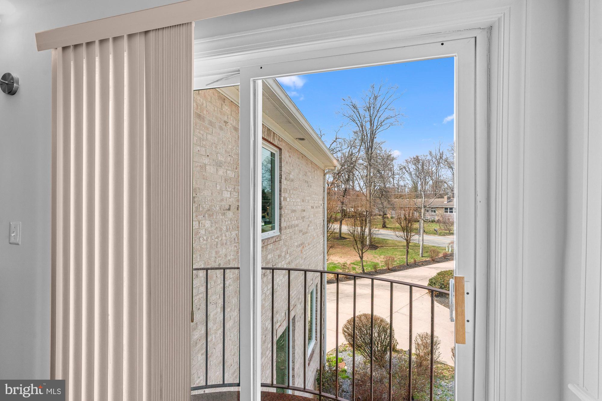 SWAN LAKE - Residential