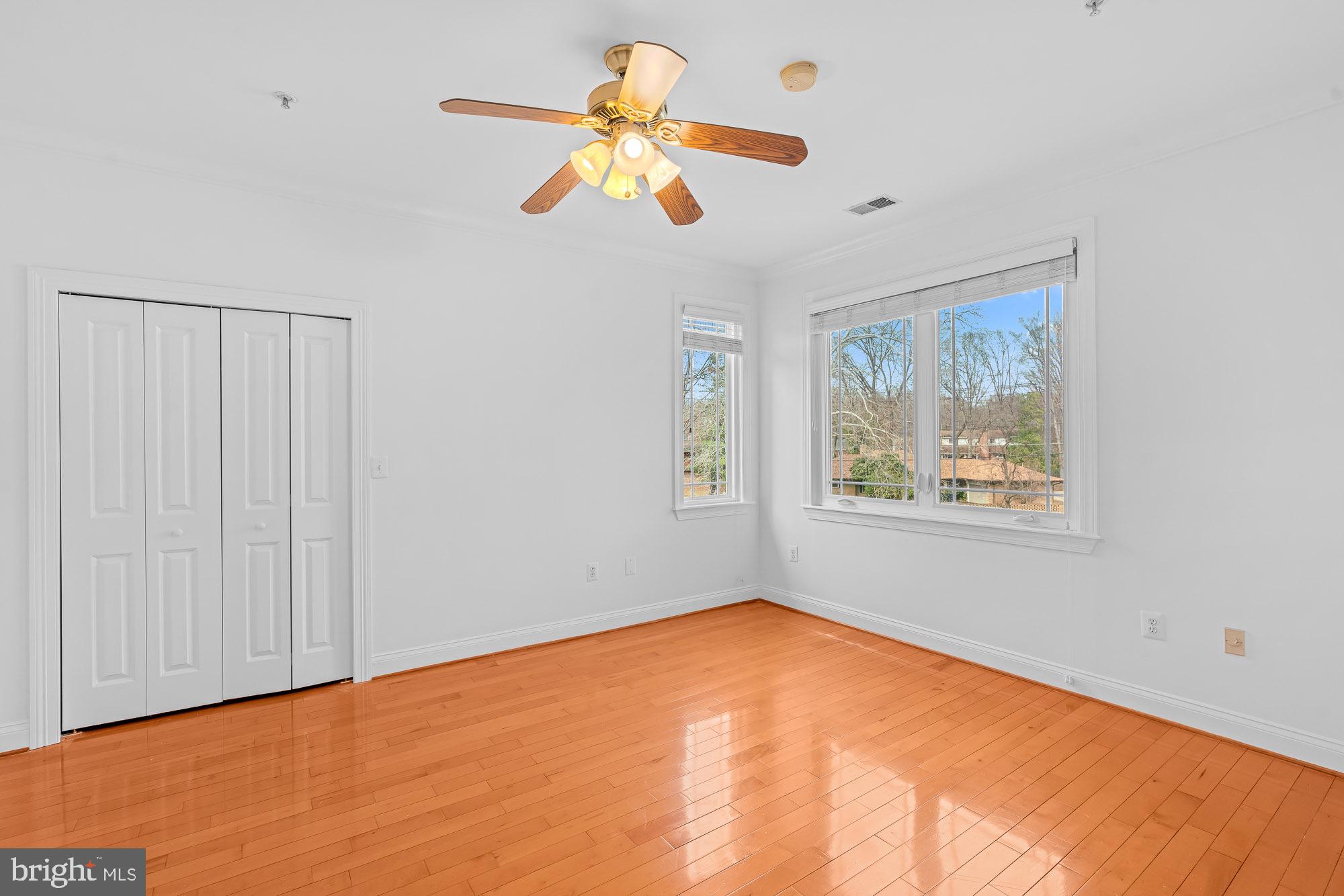 SWAN LAKE - Residential