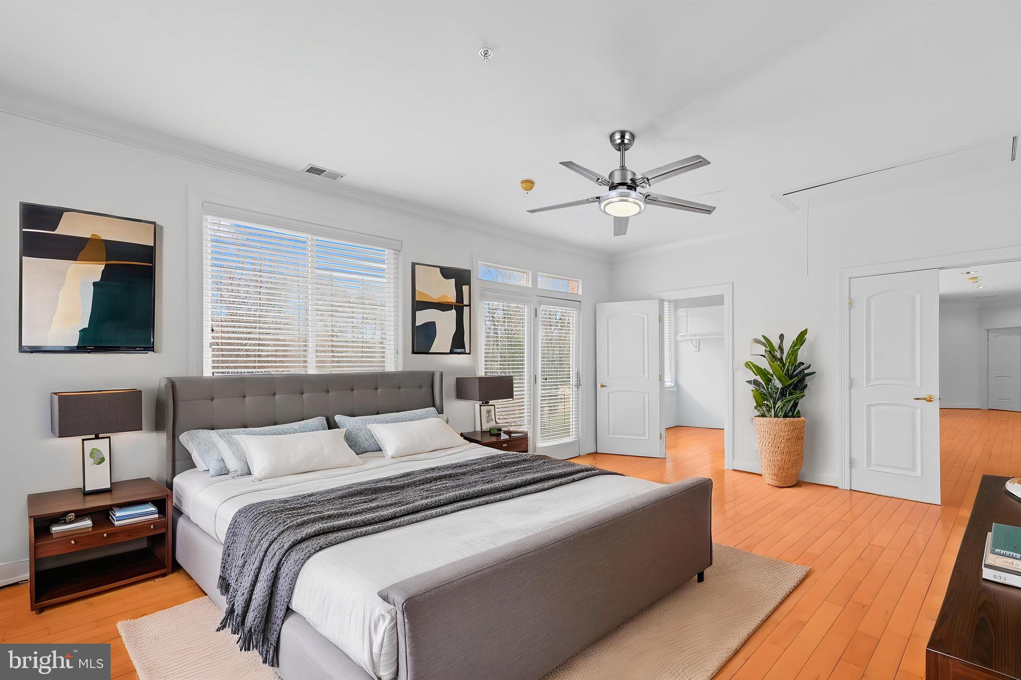 SWAN LAKE - Residential