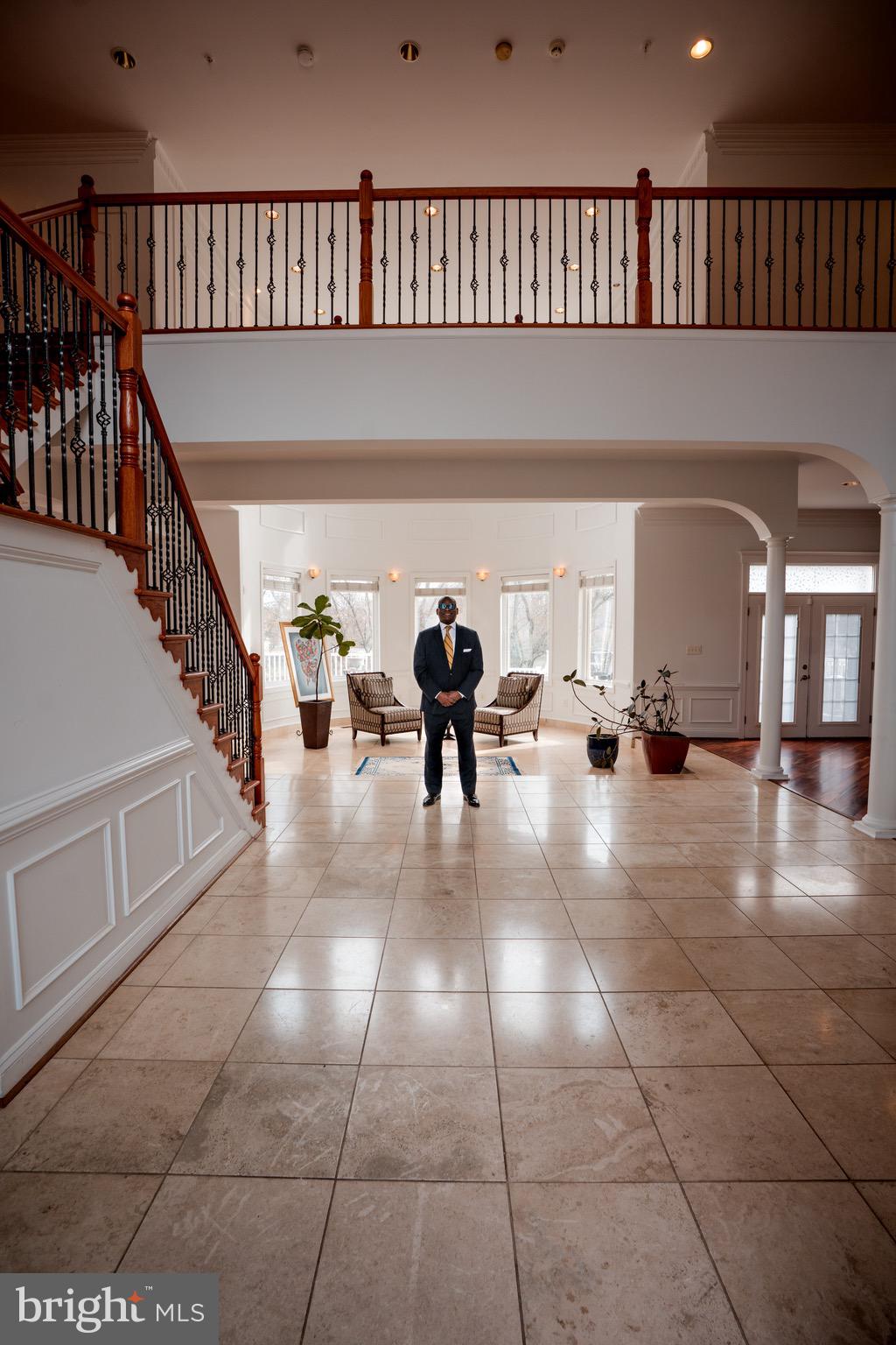 SWAN LAKE - Residential