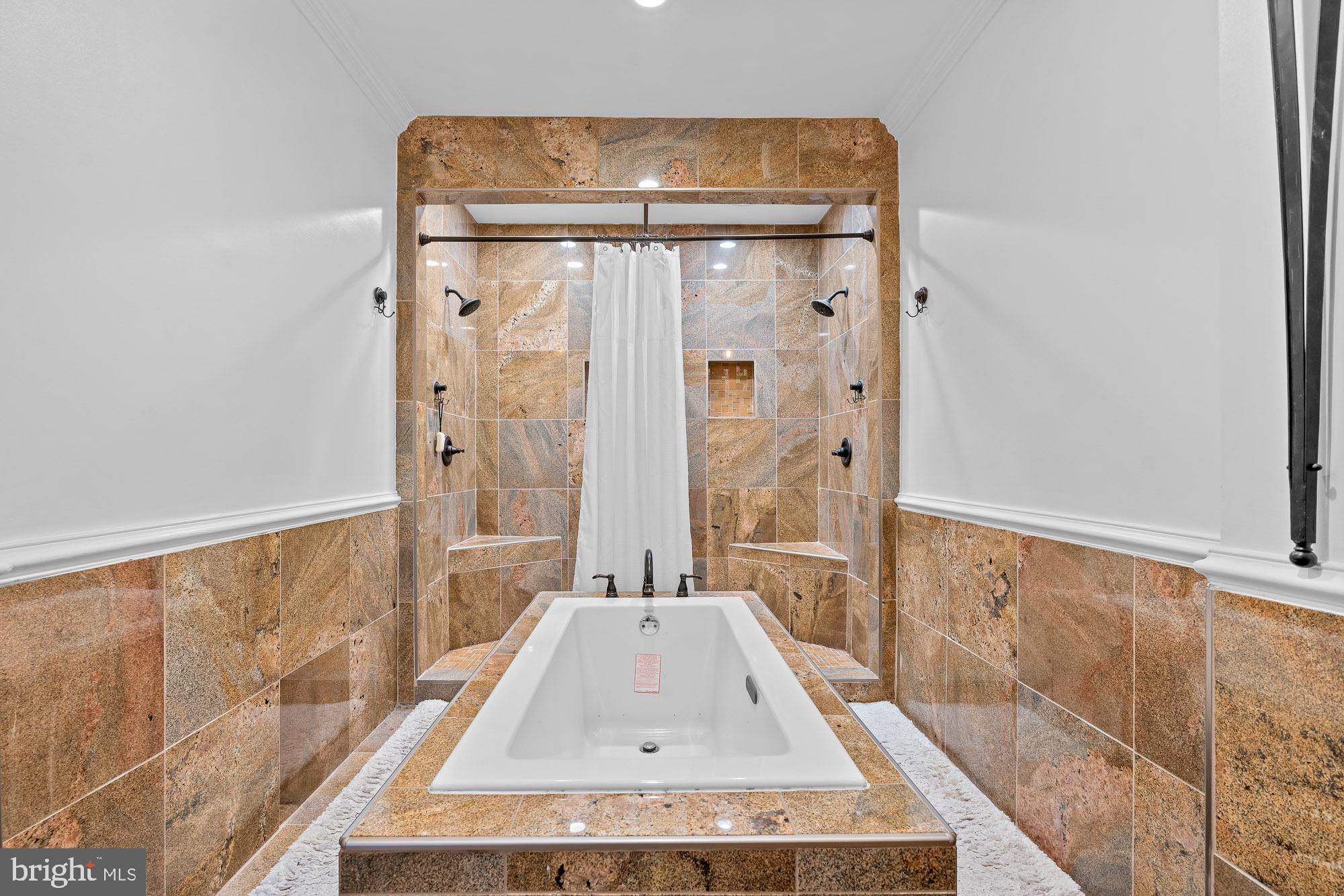 SWAN LAKE - Residential