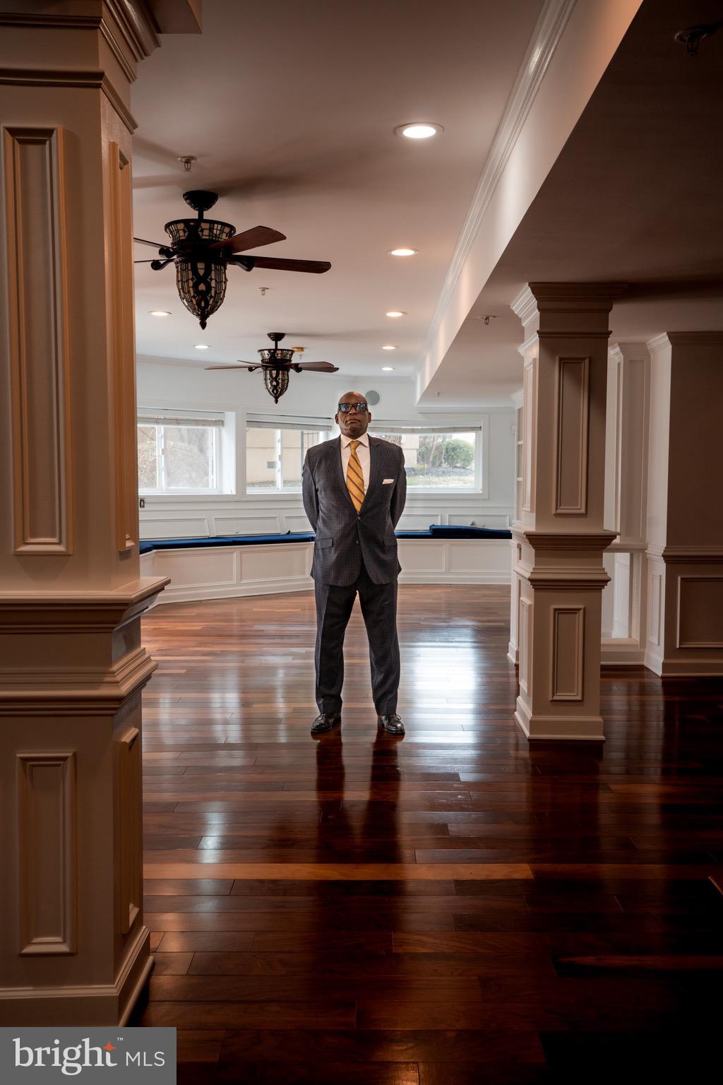 SWAN LAKE - Residential