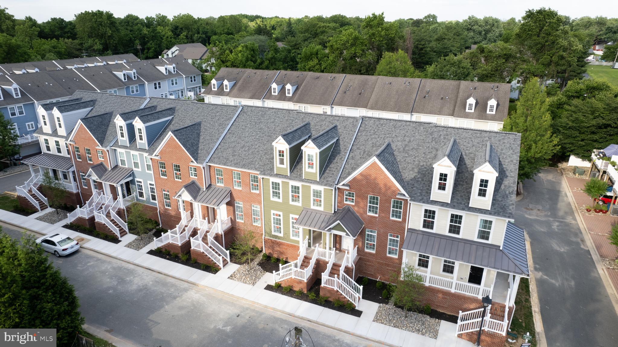 DIXON SQUARE - Residential