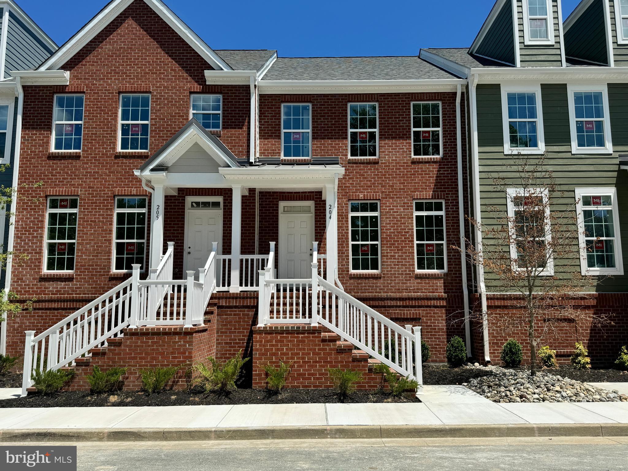 300 DIXON STREET 204