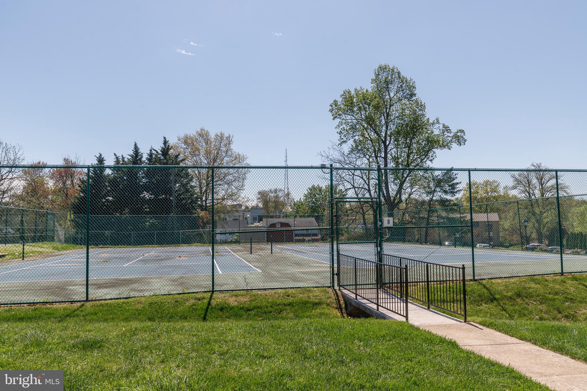 DULANEY TOWERS - Residential