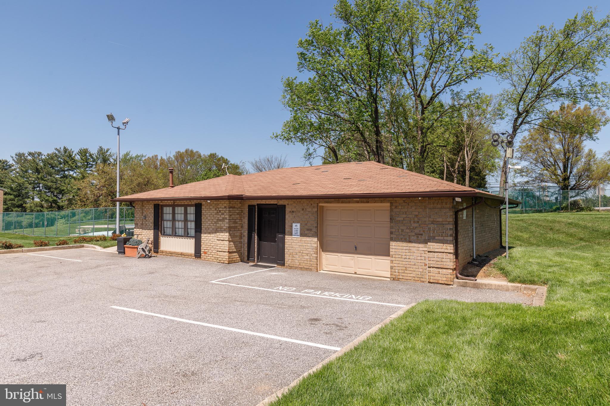 DULANEY TOWERS - Residential